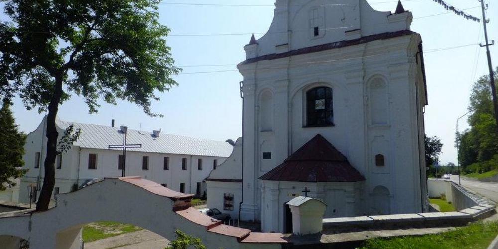 Бывший цистерцианский монастырь и костел Святого Михаила